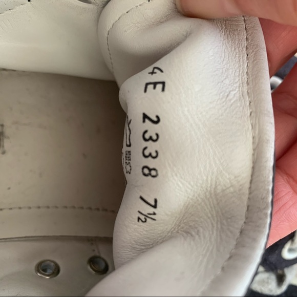 Mens PRADA sneakers, size 7.5 - Picture 6 of 6